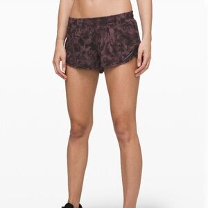 Lululemon Hotty Hot Low-Rise Lined Shorts 2.5” Dusk Floral